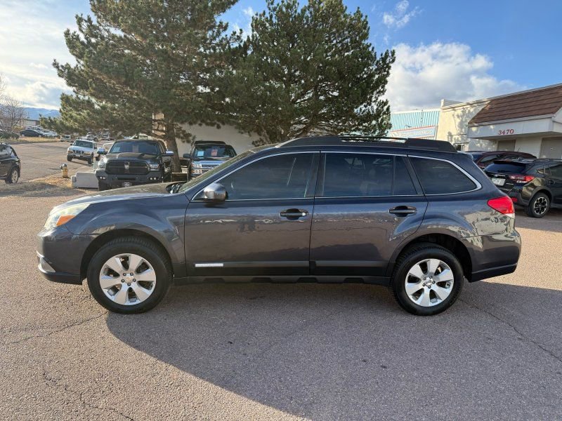 Used 2010 Subaru Outback 2.5i Premium image 4