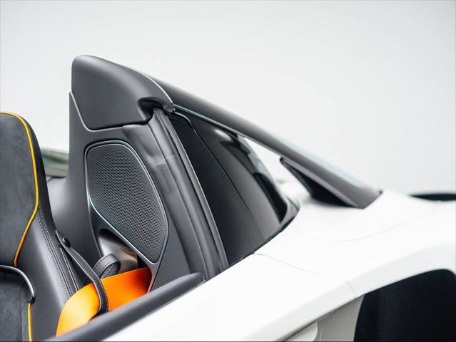 Used 2025 McLaren Artura image 31