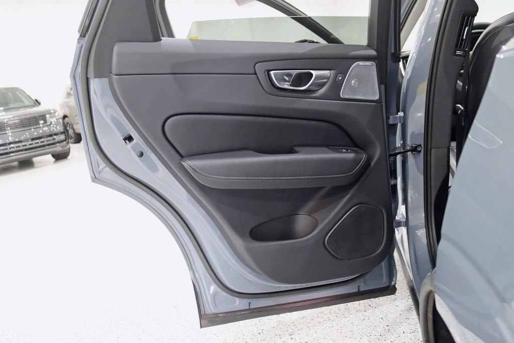 Used 2023 Volvo XC60 T8 Ultimate w/ Climate Package AWD/4WD image 37
