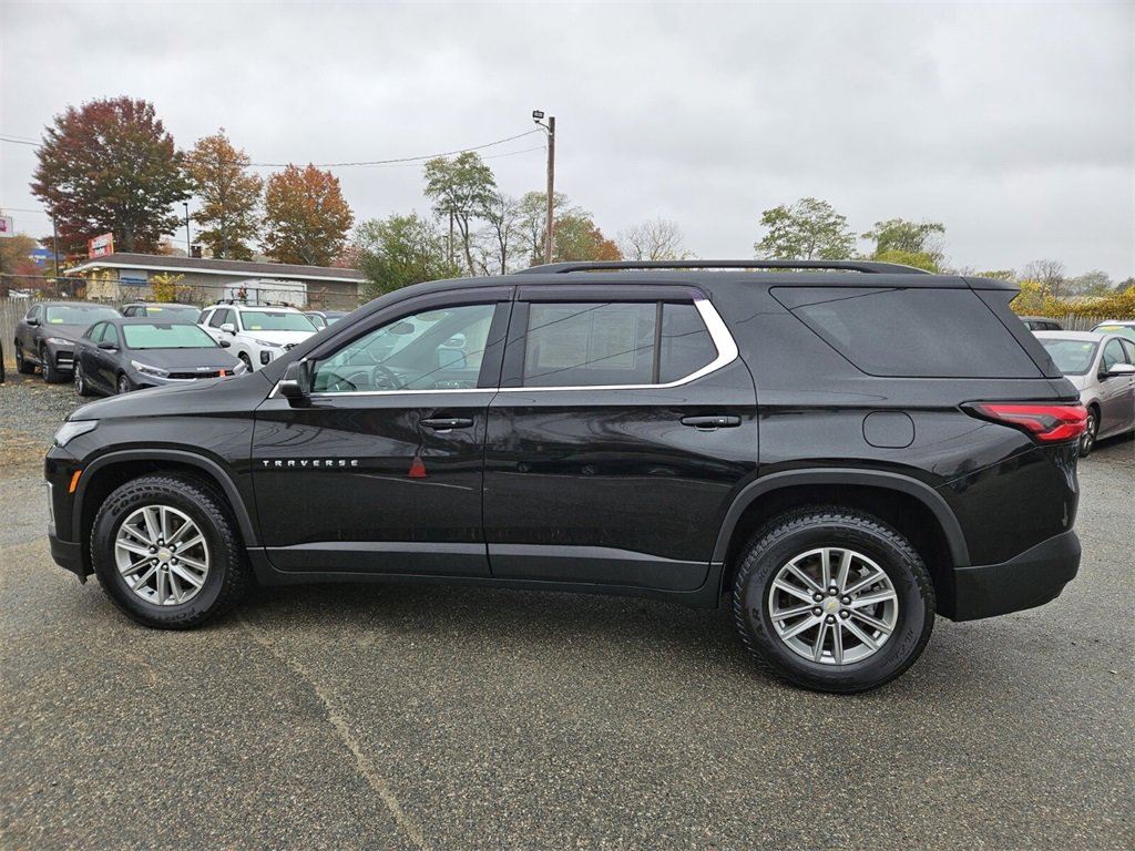 Used 2023 Chevrolet Traverse LT image 2