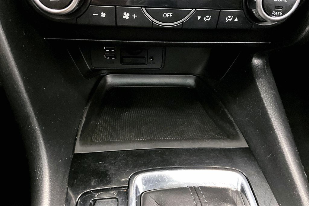 Used 2017 MAZDA MAZDA3 Grand Touring FWD image 24