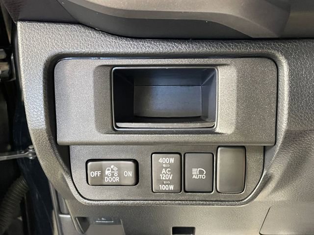 Used 2019 Toyota Tacoma TRD Off-Road w/ Technology Package AWD/4WD image 14