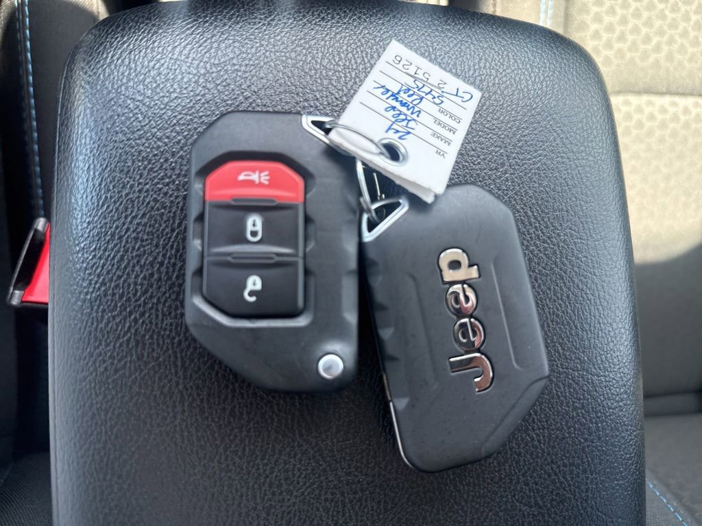 Used 2024 Jeep Wrangler Unlimited Rubicon 4xe AWD/4WD image 25