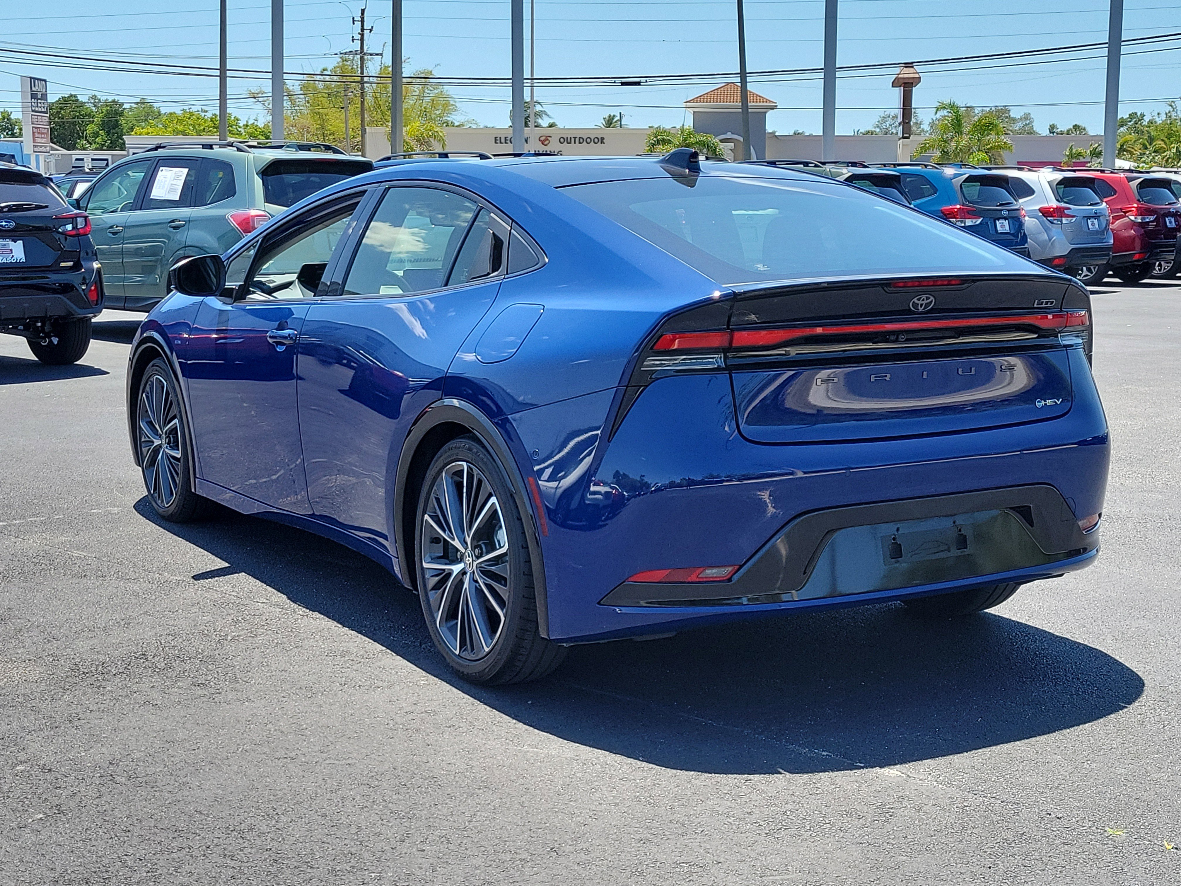 Used 2024 Toyota Prius Limited w/ Limited Premium Package FWD image 4