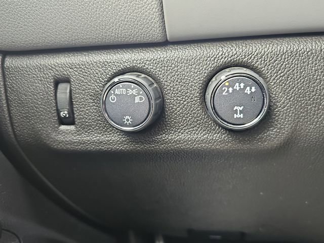 Used 2022 Chevrolet Colorado W/T w/ Custom Special Edition image 17