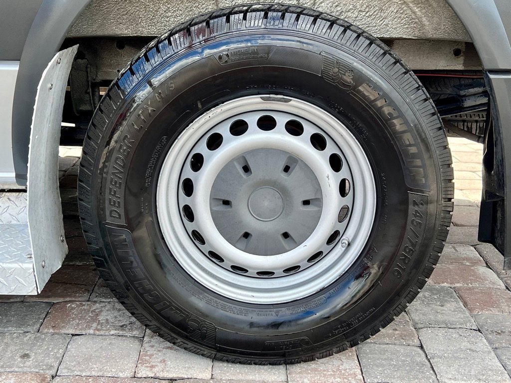 Used 2014 Freightliner Sprinter 2500 image 9