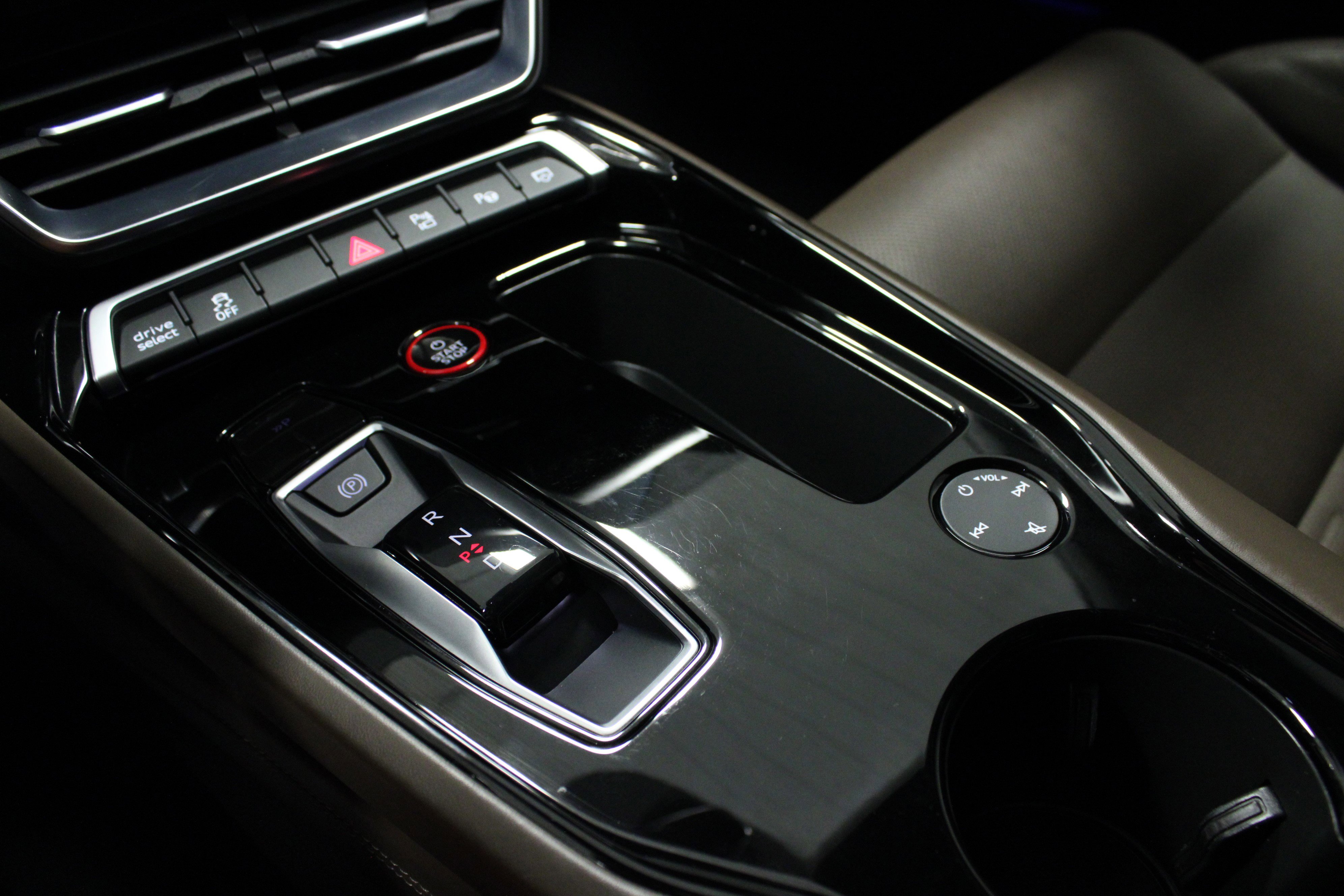 Used 2023 Audi RS e-tron GT w/ Carbon Performance Package image 22