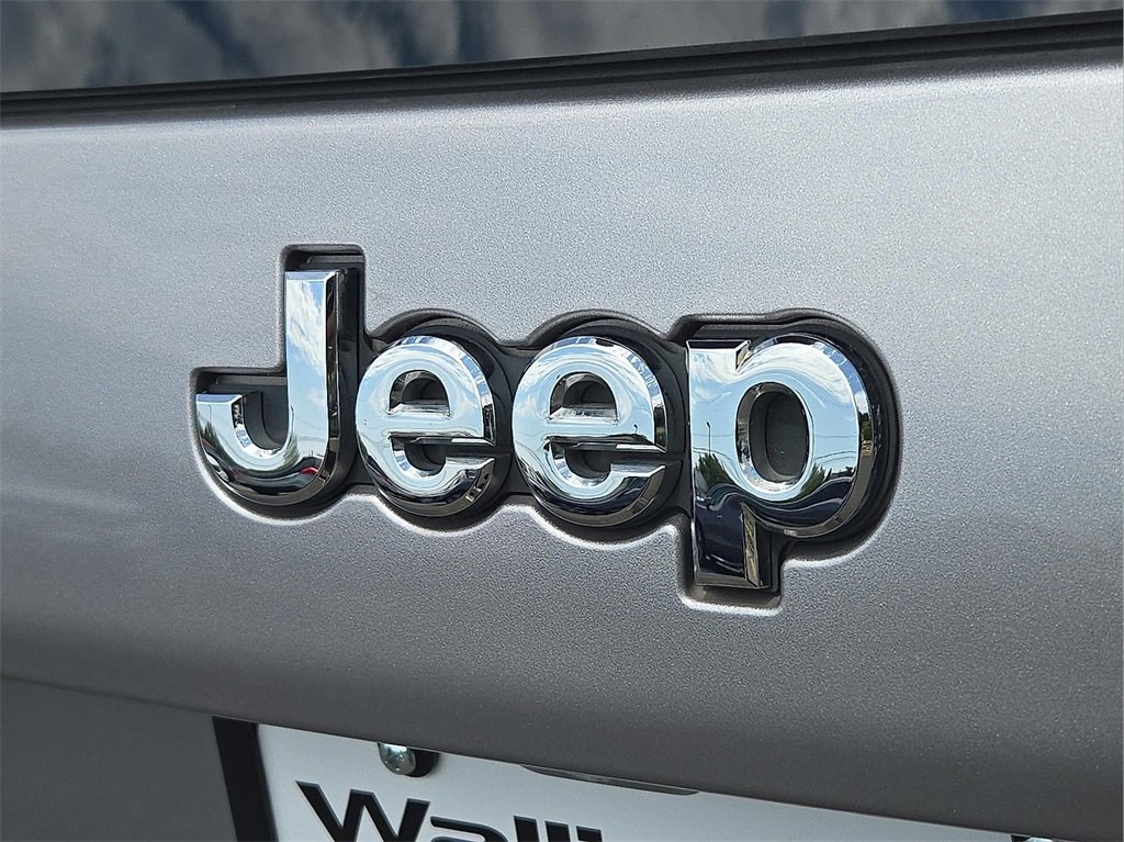 Used 2020 Jeep Cherokee Latitude Plus image 27