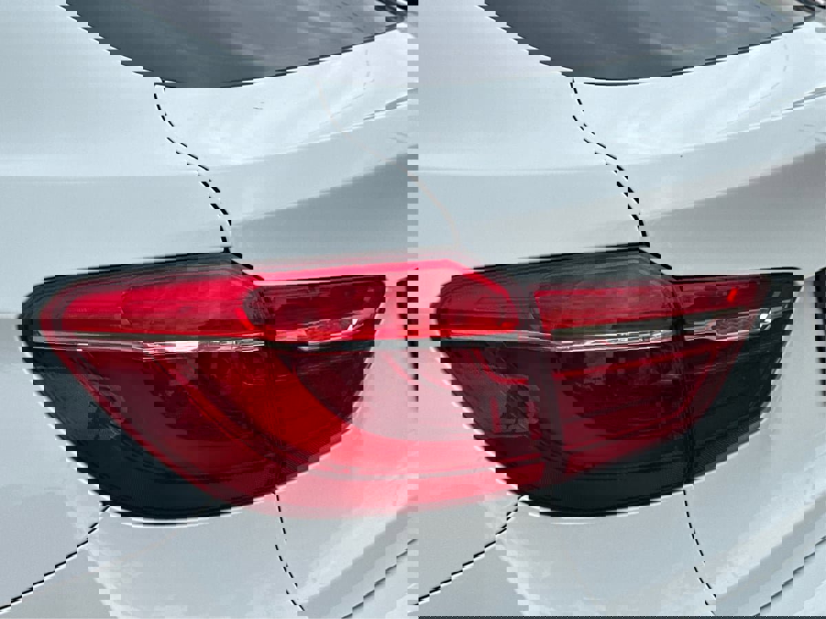 Used 2019 BMW X6 xDrive35i w/ M Sport Package image 32