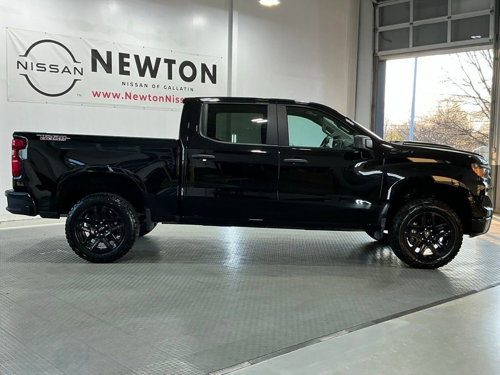 Used 2024 Chevrolet Silverado 1500 Custom Trail Boss w/ LPO, Dark Essentials Package image 23