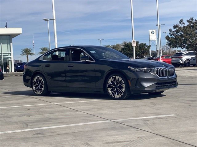 Certified 2025 BMW i5 xDrive40 w/ Premium Package image 5