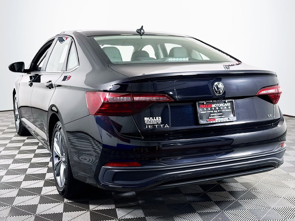 Used 2024 Volkswagen Jetta SE FWD image 5