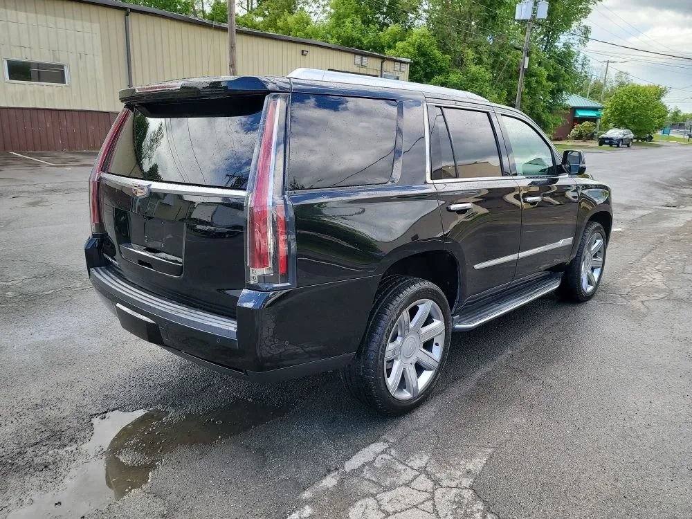 Used 2018 Cadillac Escalade Luxury AWD/4WD image 5