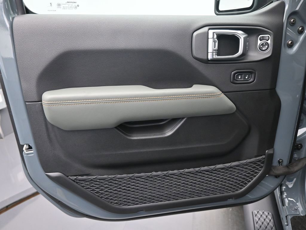 New 2025 Jeep Gladiator Mojave w/ Safety Group image 12