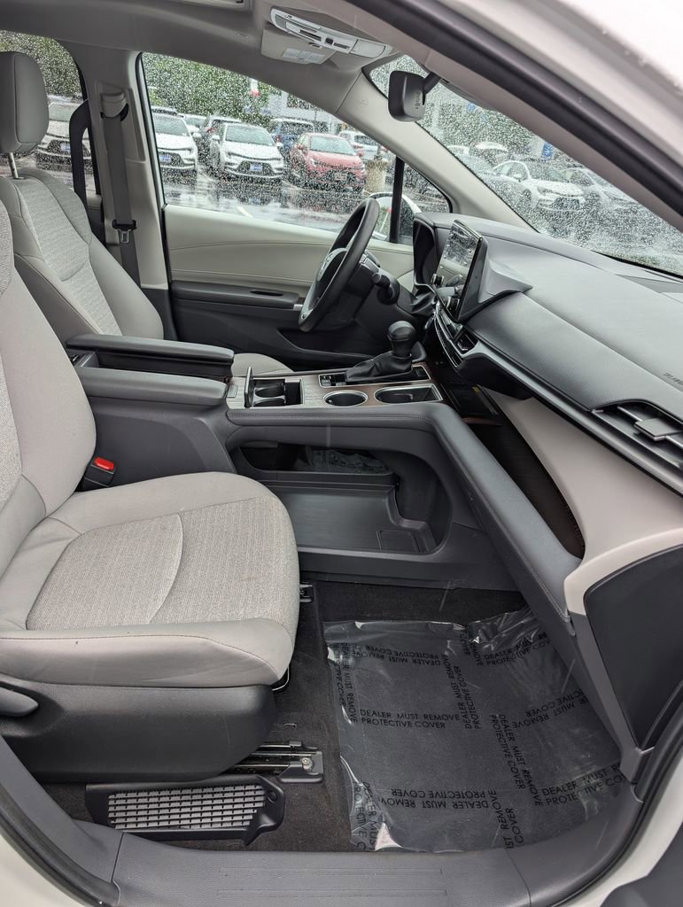 Certified 2024 Toyota Sienna LE w/ LE Plus Package AWD/4WD image 19