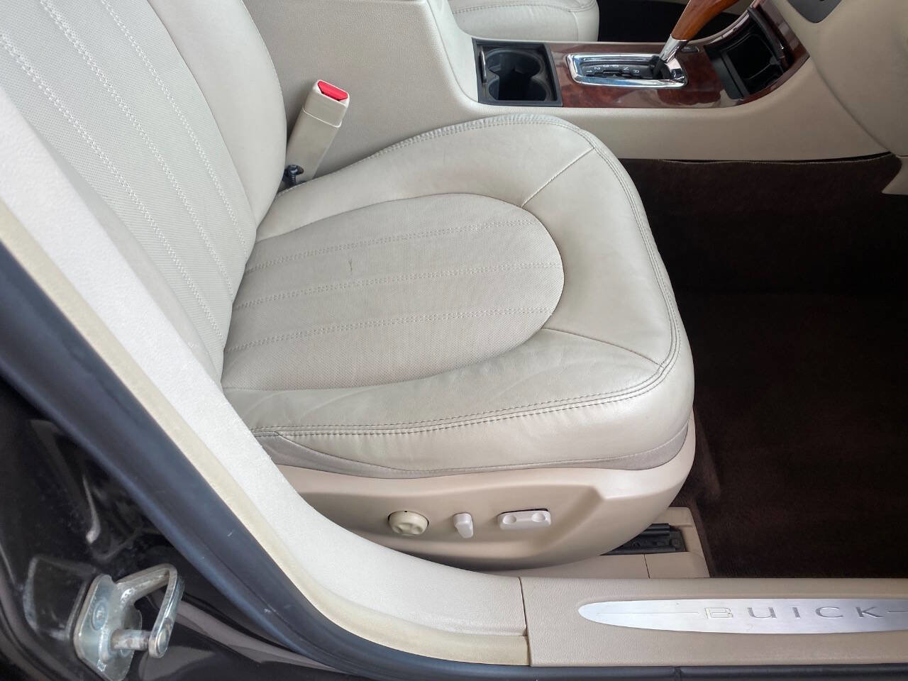 Used 2008 Buick Lucerne CXL w/ Ultra Confidence Package FWD image 28
