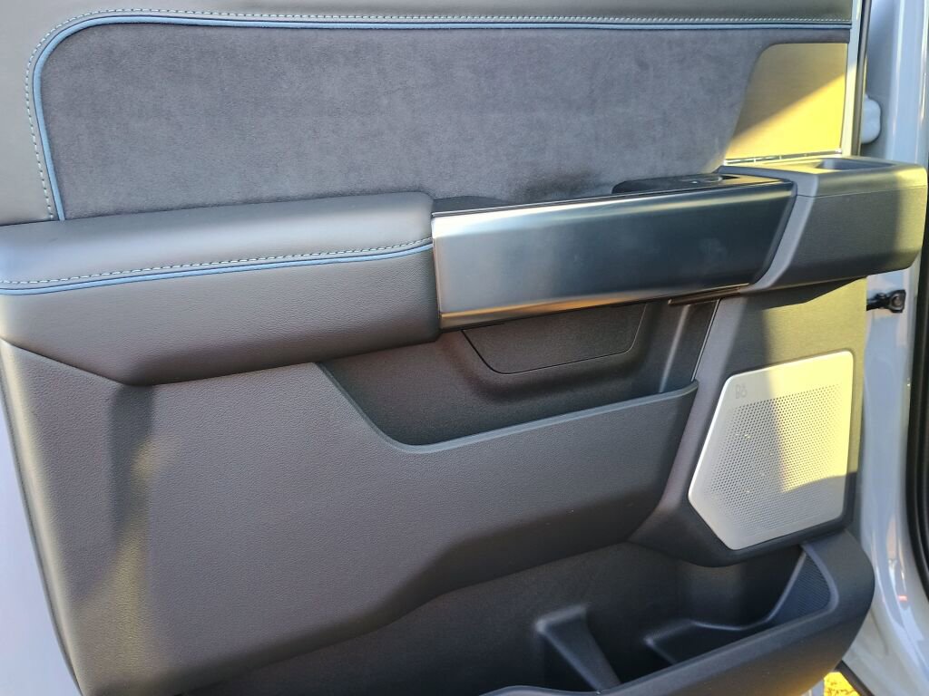 New 2026 Ford F250 Platinum image 18