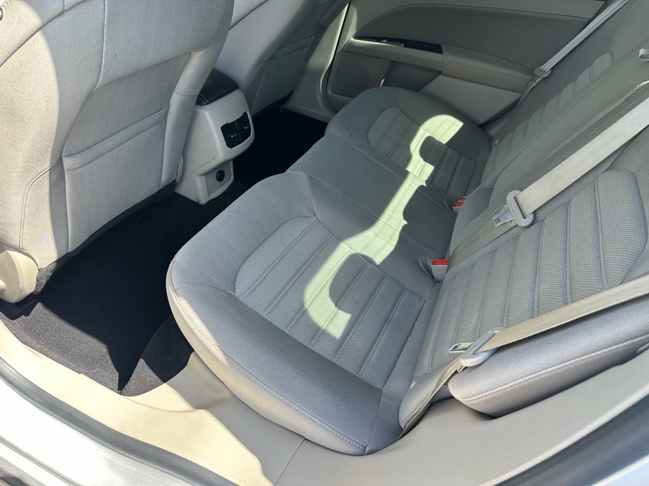 Used 2019 Ford Fusion SE image 12