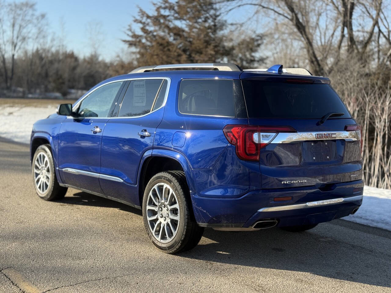 Used 2023 GMC Acadia Denali AWD/4WD image 5