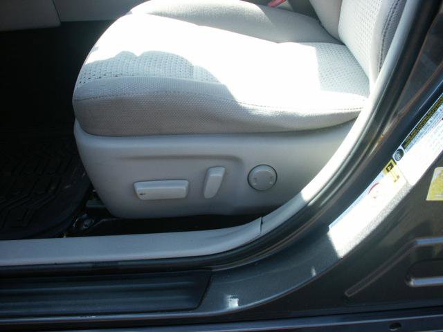 Used 2013 Toyota Camry LE image 14