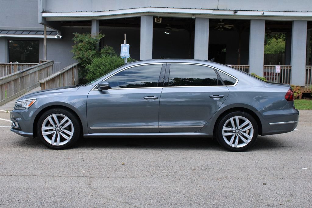 Used 2017 Volkswagen Passat 1.8T SE FWD image 4