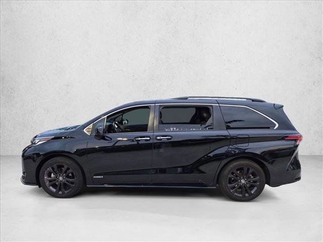 Used 2021 Toyota Sienna XSE w/ XSE Plus Package FWD image 5
