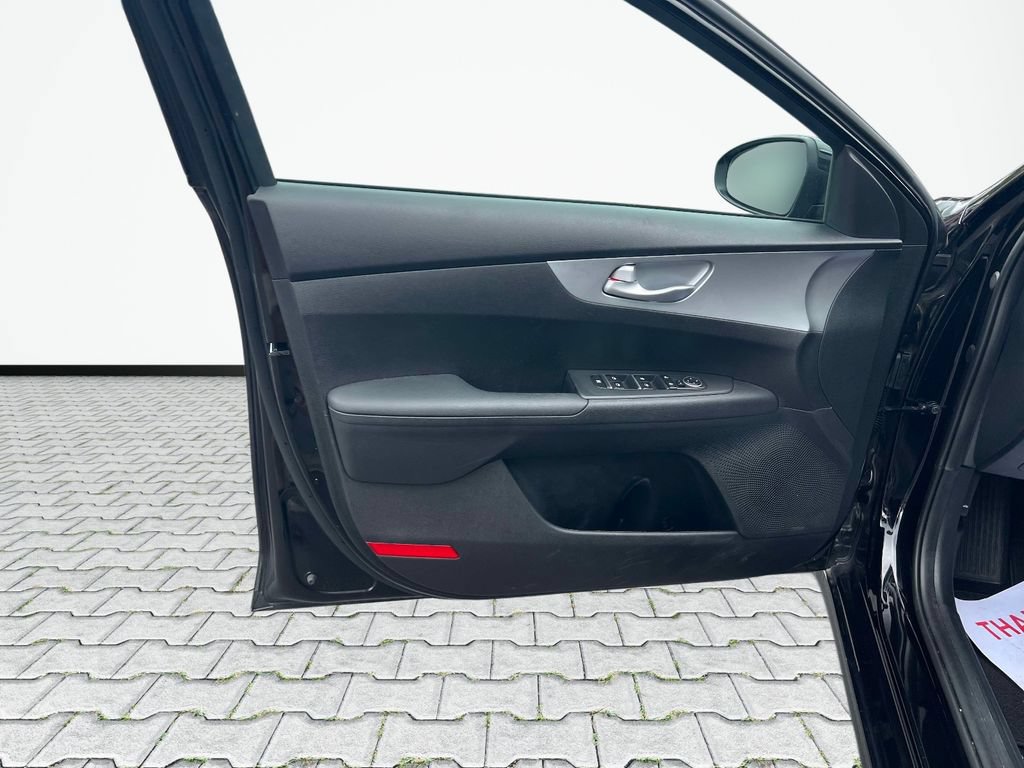 Certified 2023 Kia Forte LXS w/ LXS Technology Package FWD image 16