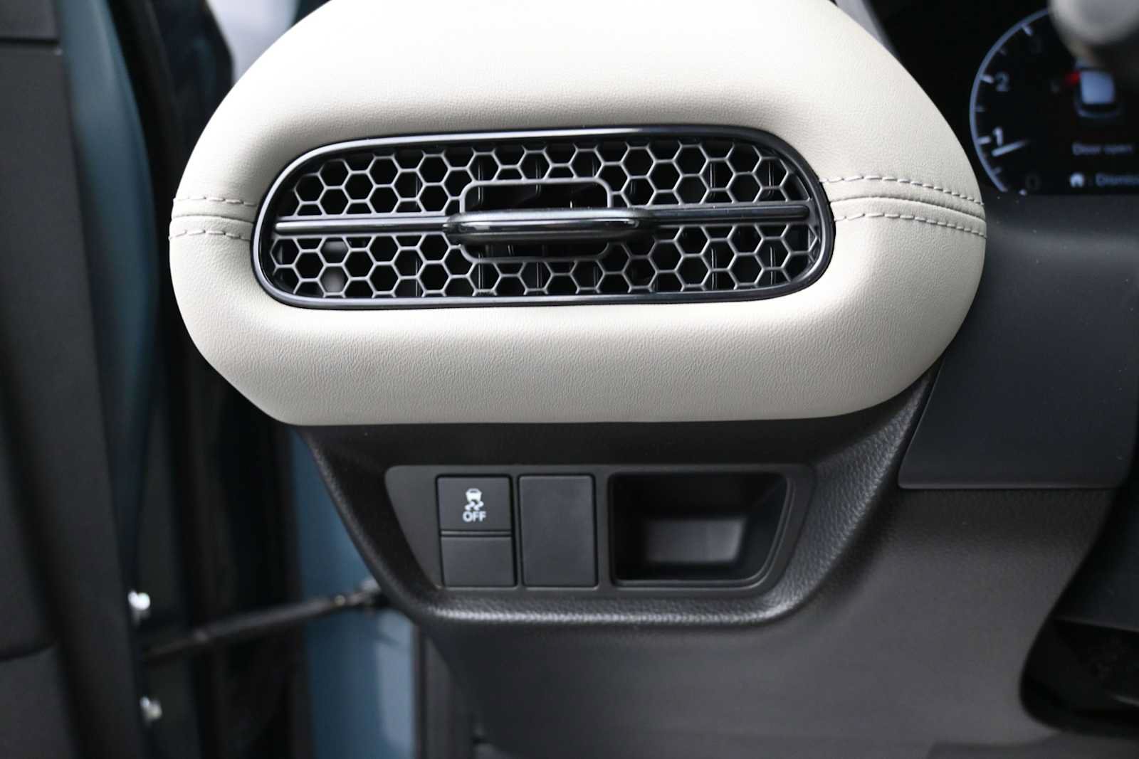 Used 2024 Honda HR-V LX image 10