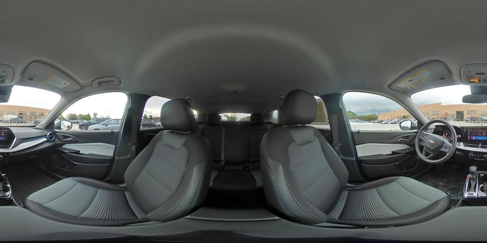 Used 2025 Chevrolet Trax LT FWD image 41