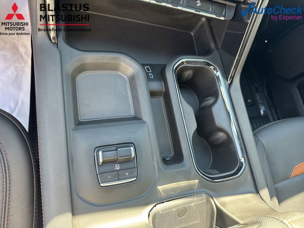 Used 2025 GMC Sierra 2500 AT4 AWD/4WD image 41