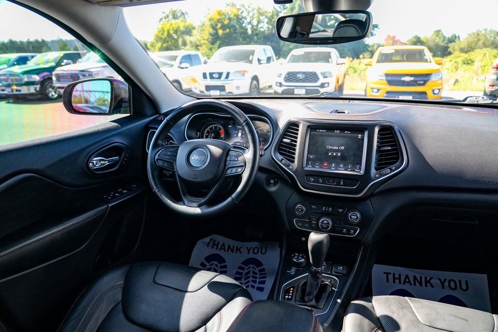 Used 2019 Jeep Cherokee Trailhawk AWD/4WD image 21