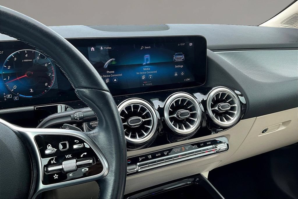 Used 2022 Mercedes-Benz GLA 250 4MATIC image 9