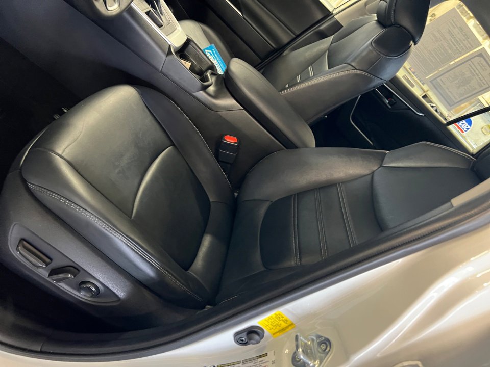 Used 2021 Toyota RAV4 XLE Premium image 34