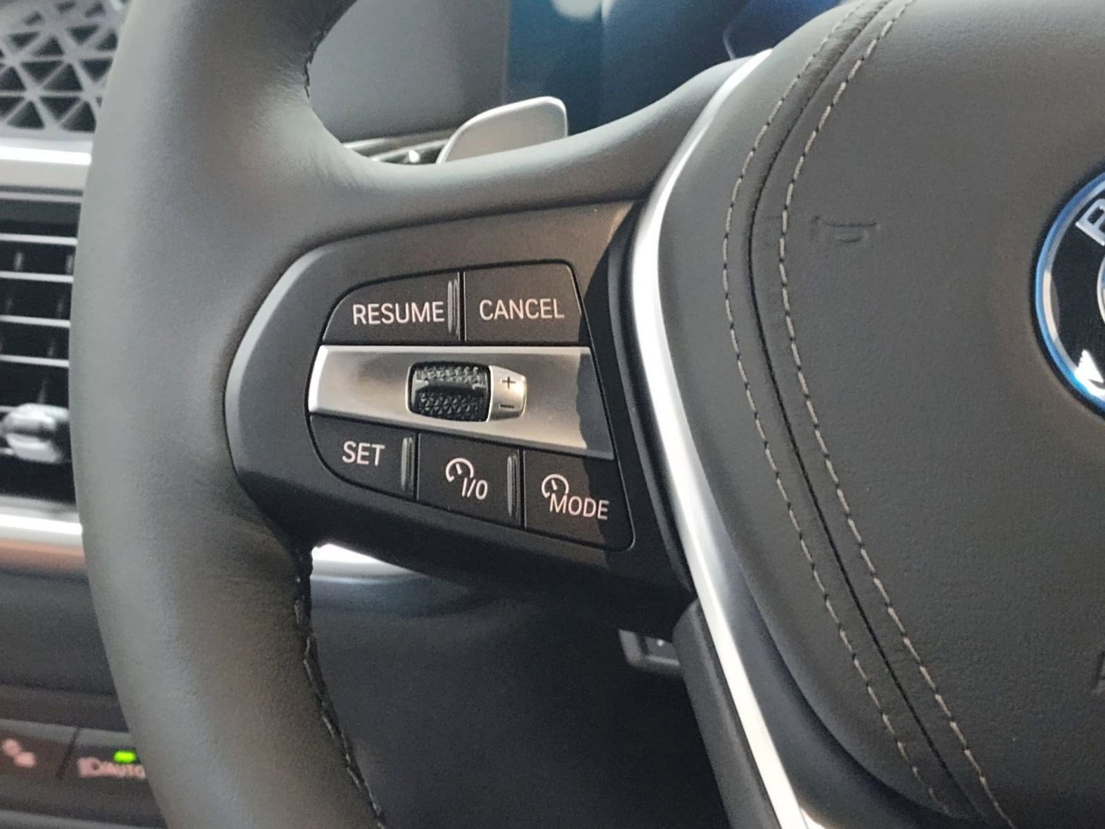 Used 2026 BMW X5 xDrive50e w/ Premium Package image 16