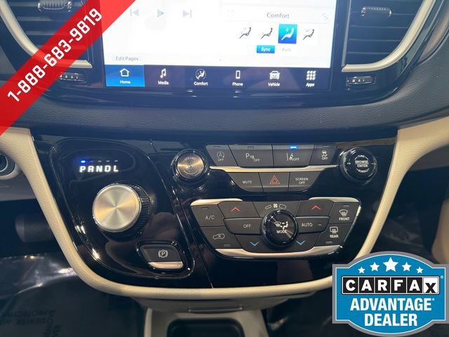 Used 2024 Chrysler Pacifica Touring-L FWD image 4