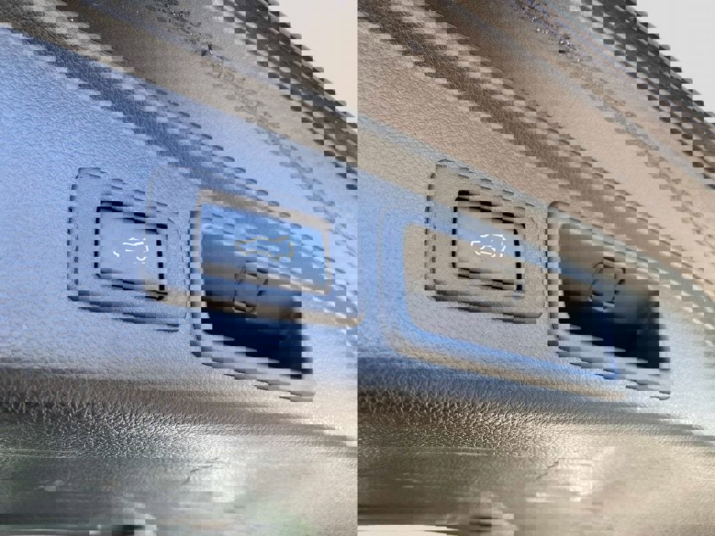 Used 2018 Subaru Forester 2.5i Limited image 7