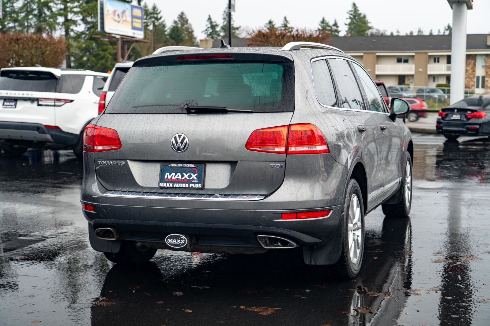 Used 2014 Volkswagen Touareg Sport AWD/4WD image 9