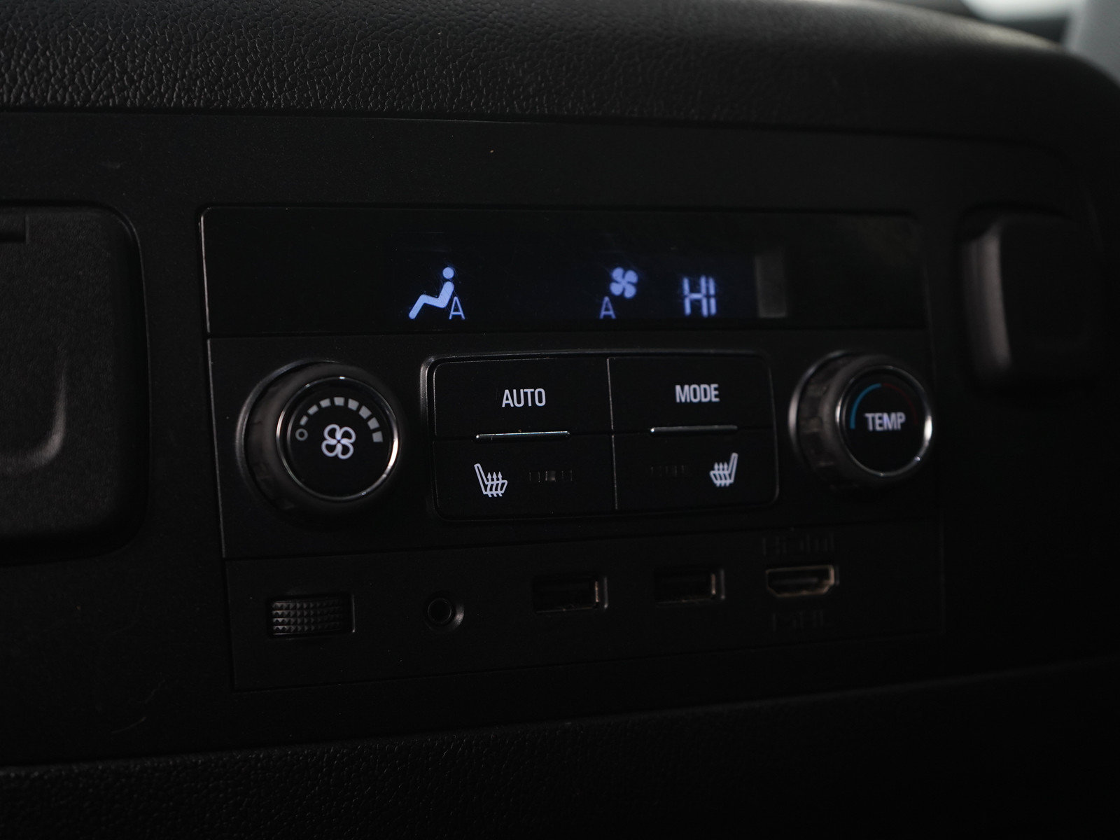 Used 2020 Chevrolet Suburban LT AWD/4WD image 19
