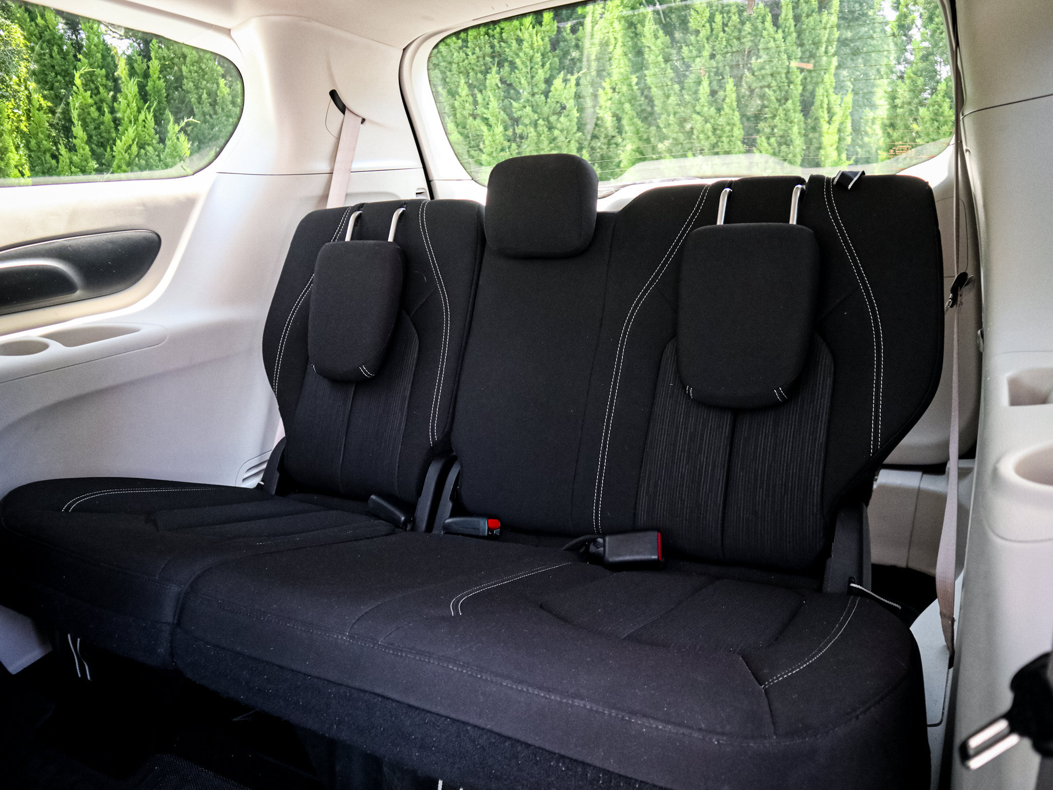 Used 2023 Chrysler Voyager LX FWD image 9