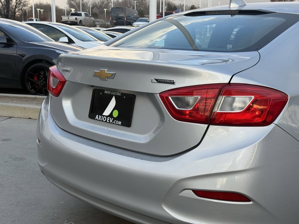 Used 2017 Chevrolet Cruze Premier image 35