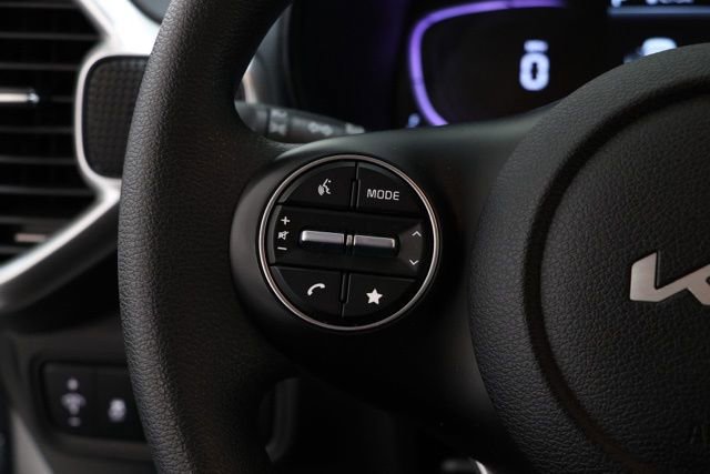 Used 2025 Kia Soul LX FWD image 21