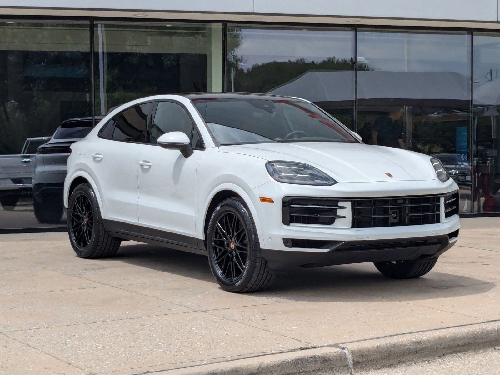 Certified 2025 Porsche Cayenne image 7