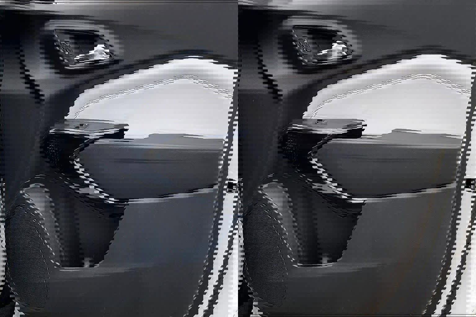 Certified 2025 Chevrolet Trax LT image 22