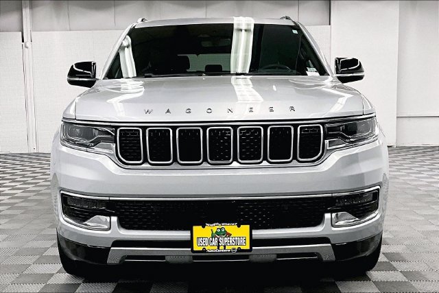 Used 2023 Jeep Wagoneer Series III w/ Preferred Equipment Group AWD/4WD image 4