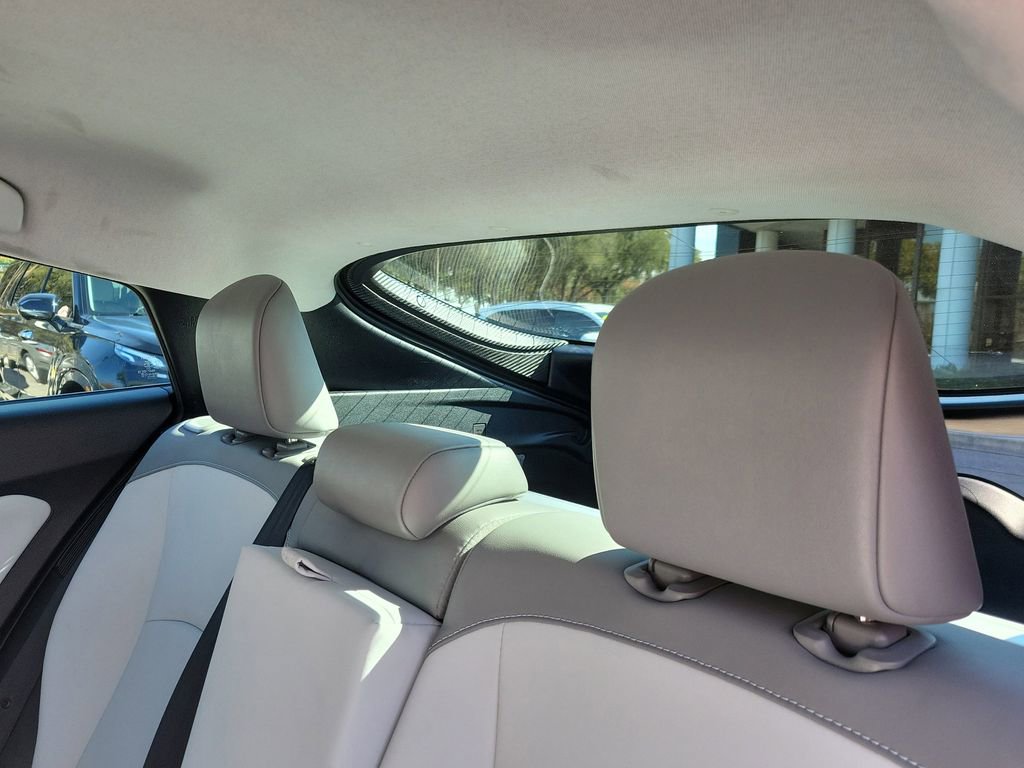 Used 2022 Toyota Prius Prime Limited image 14