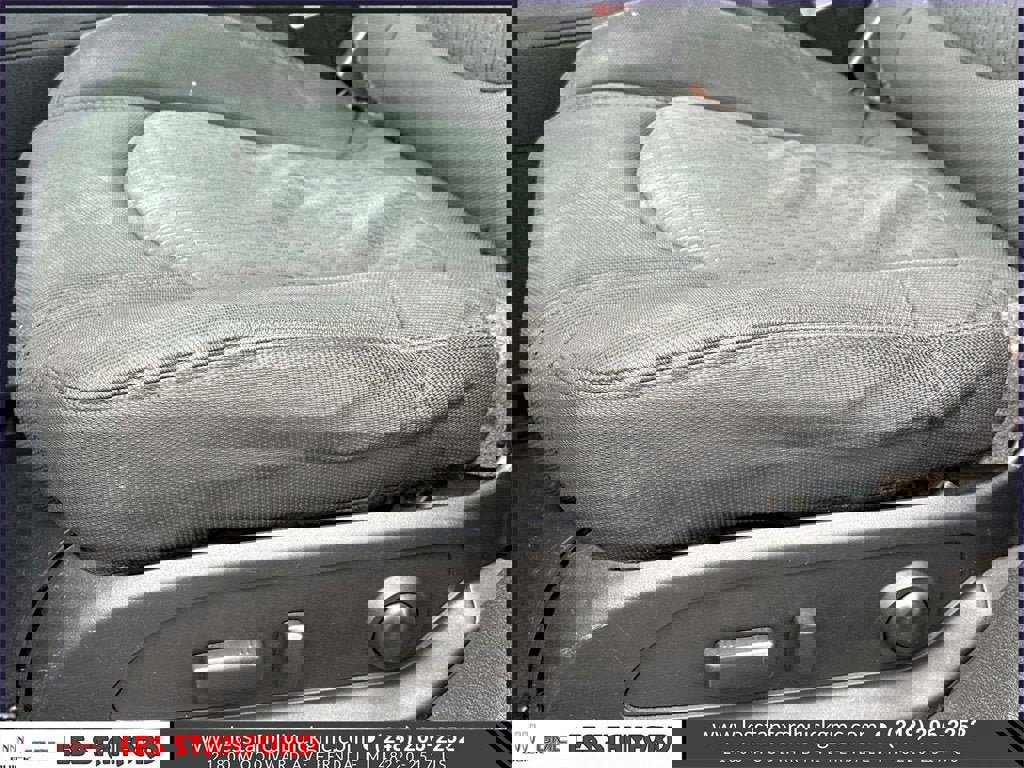 Used 2011 GMC Acadia SLE image 19