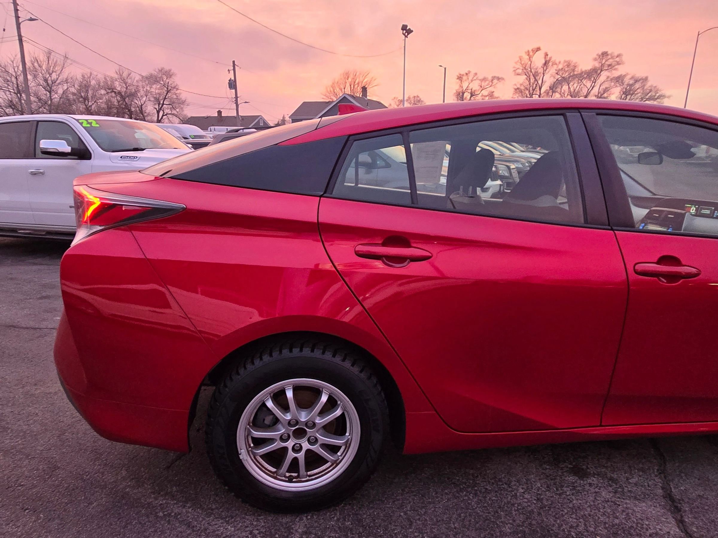 Used 2017 Toyota Prius Three image 9