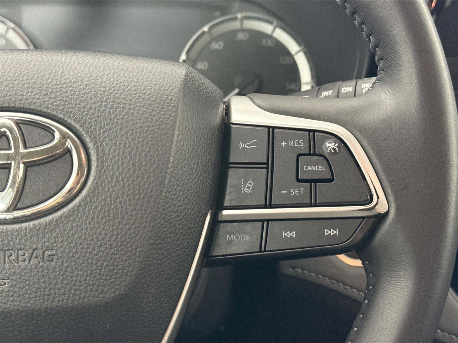 Certified 2025 Toyota Highlander LE image 18