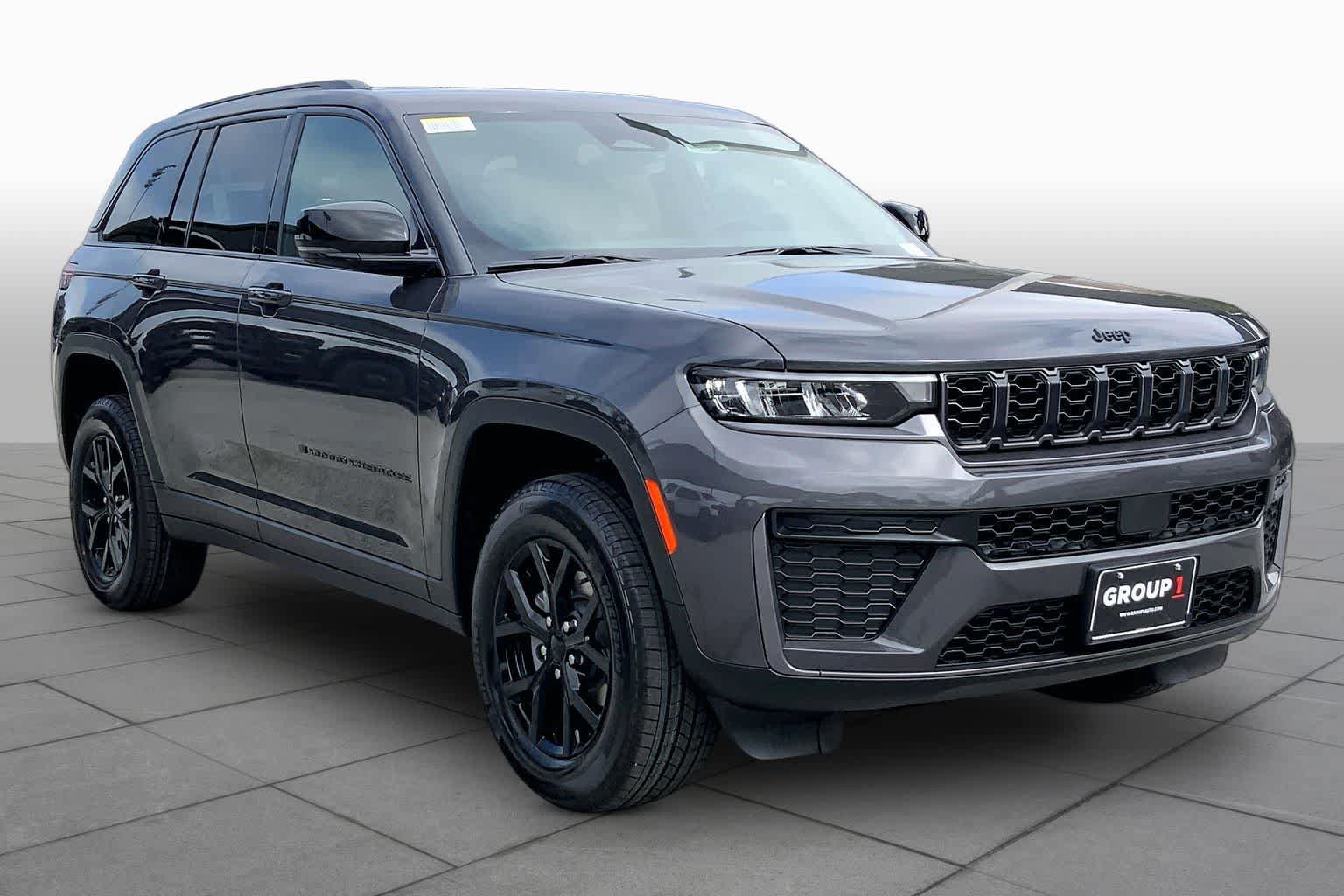 New 2026 Jeep Grand Cherokee Altitude AWD/4WD image 2