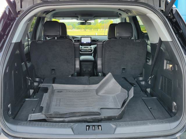 Used 2024 Ford Explorer XLT w/ Equipment Group 202A AWD/4WD image 8